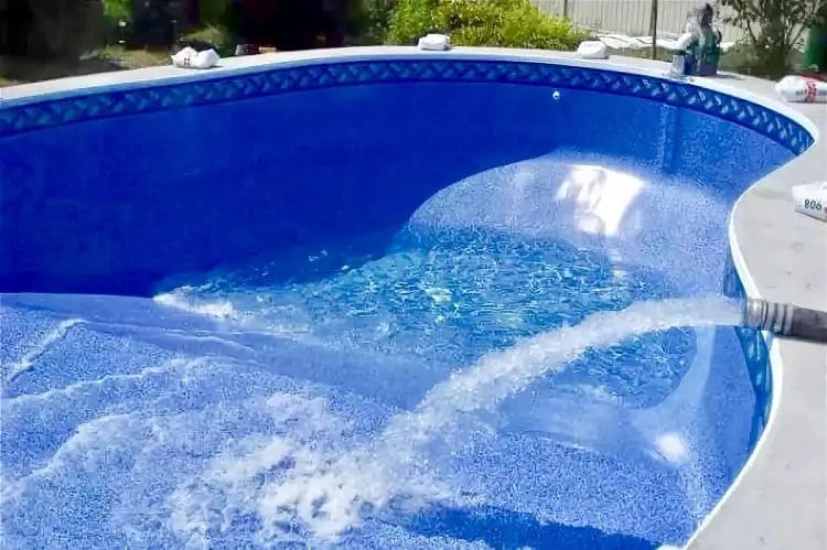 How Many Gallons of Water an Average Pool Size Has?